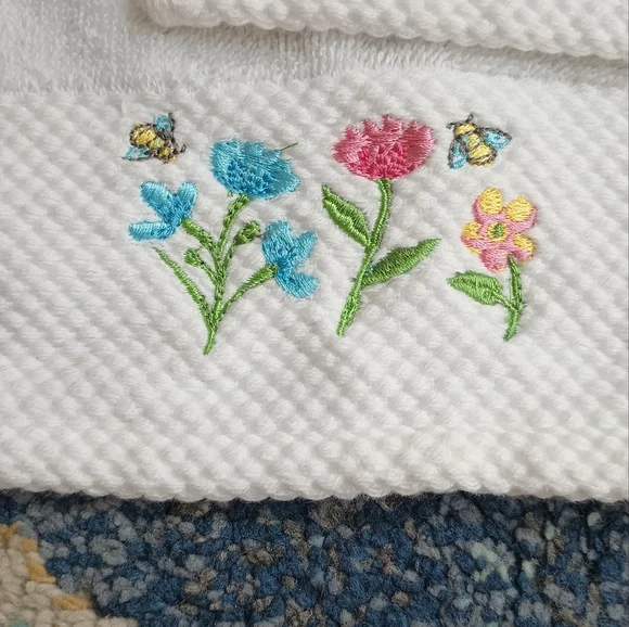 Hand towels - Picture 3 of 4